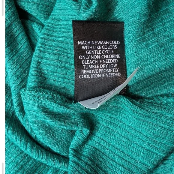 Pre-owned Torrid Teal Blouse with Gathered Details - Picture 6 of 9